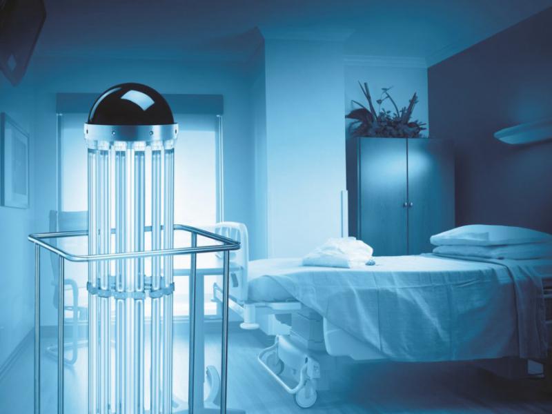 sistema-con-luce-a-raggi-uv-per-sterilizzazione-sanificazione-ospedali-contro-covid-19--1024x666.jpg
